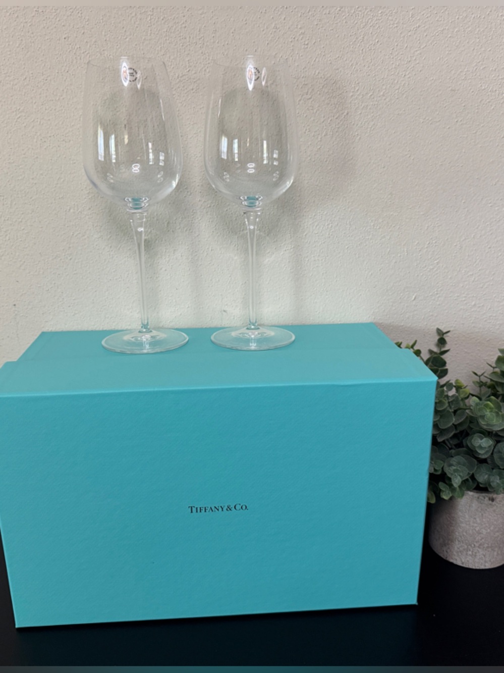 Tiffany & Co. Clear Crystal Wine Glasses with Iconic Blue Box - Picture 4 of 8
